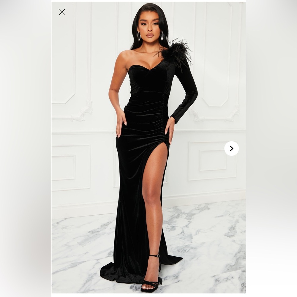 Elegant Black Velvet Gown with High Slit